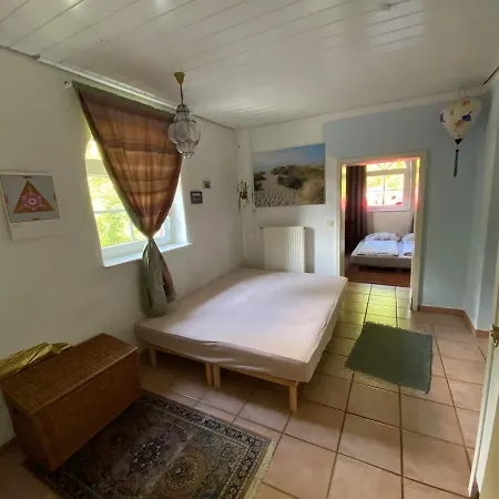 2 Bedroom With Bathroom - Altbauvilla