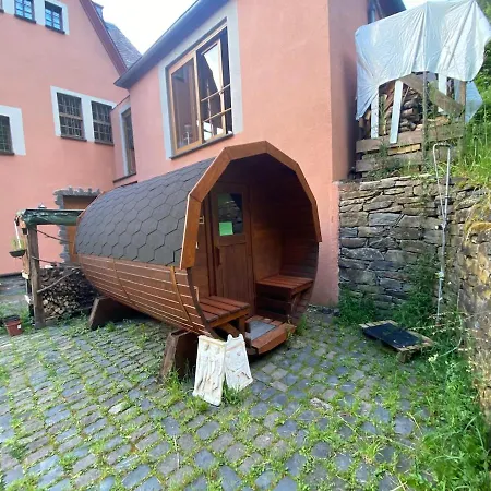 2 Bedroom With Bathroom - Altbauvilla Apartment Burgen (Mayen-Koblenz)