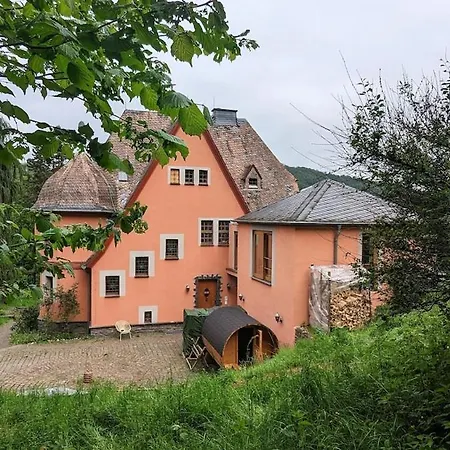2 Bedroom With Bathroom - Altbauvilla * Burgen (Mayen-Koblenz)